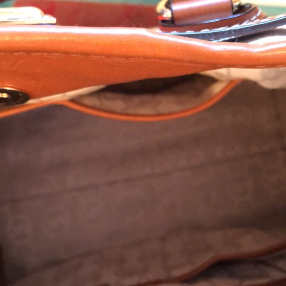 Big beautiful Michael Kors bag! - Picture 4 of 4